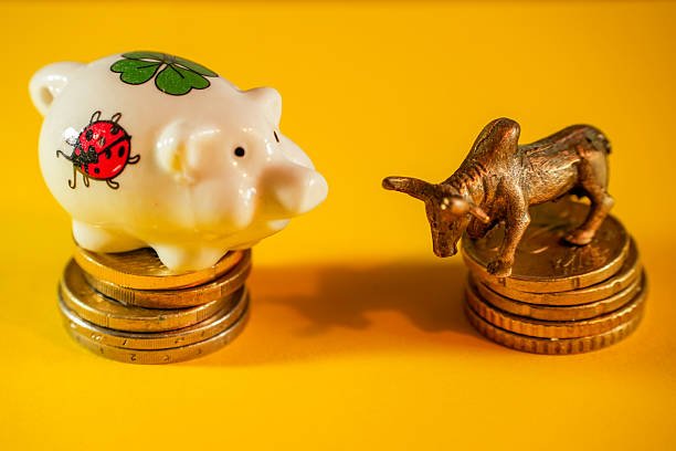 Savings Accounts vs Stocks: Where Should Europeans Invest Their Money?